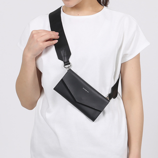 SANDQVIST （サンドクヴィスト）のショルダーバッグです。